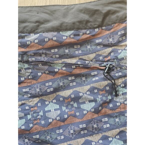 Patagonia Wavefarer Geometric Tribal Womens Swim Board Shorts Sz. 4 - Picture 10 of 11